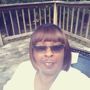 Meet your Posher, Regina